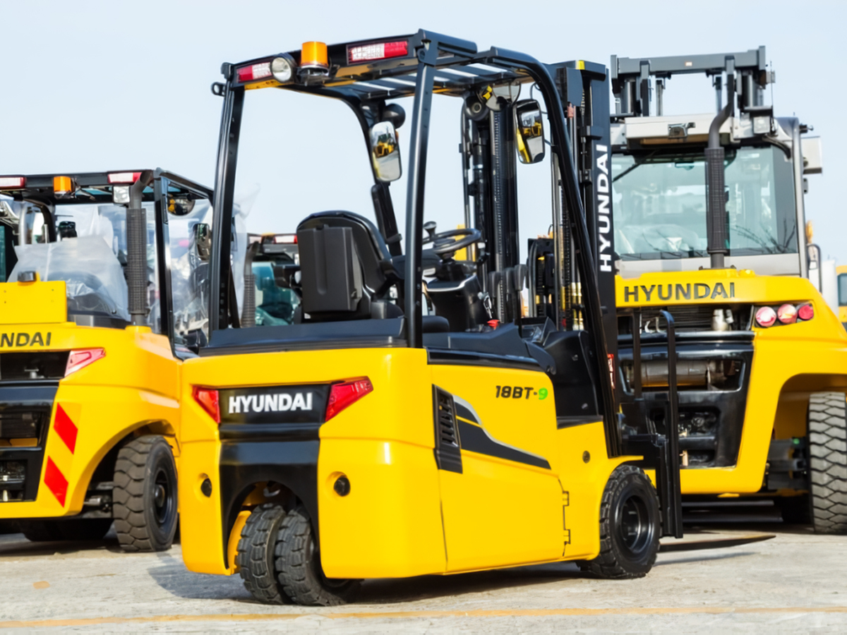 Фото №2: Вилочный электропогрузчик Hyundai 18BT-9