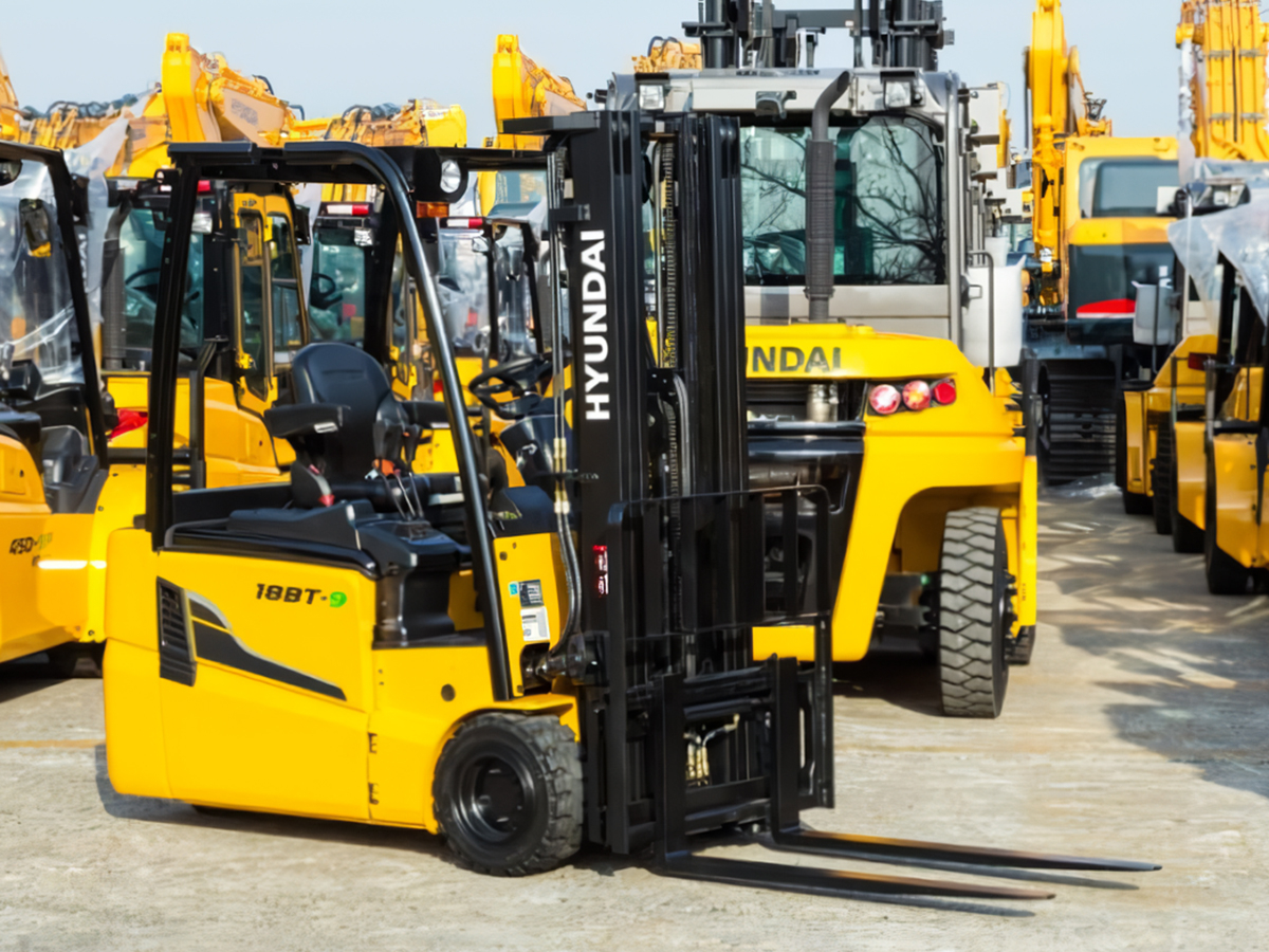 Фото №3: Вилочный электропогрузчик Hyundai 18BT-9