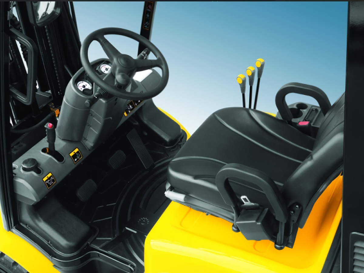 Фото №2: Дизельный вилочный погрузчик Hyundai 30DT-7 г/п 3 тонны