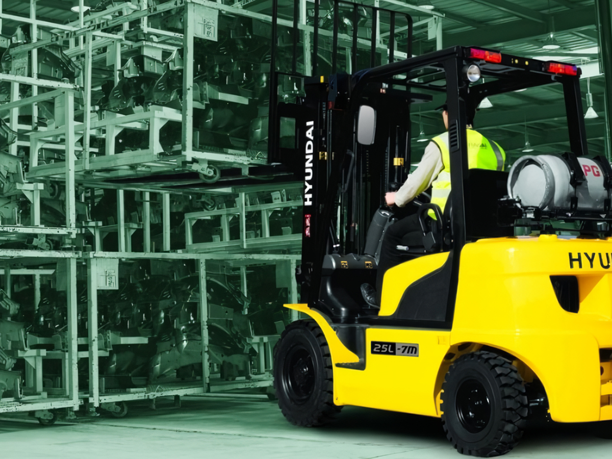 Фото №2: Вилочный погрузчик Hyundai 25LF-7 с газовым двигателем г/п 2,5 тонны