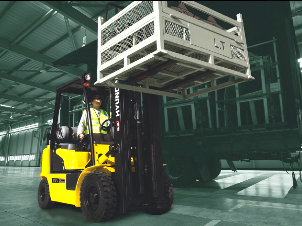 Фото №3: Вилочный погрузчик Hyundai 25LF-7 с газовым двигателем г/п 2,5 тонны