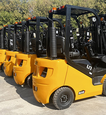 Склад погрузчиков UN