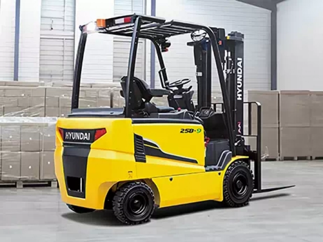 Электрический вилочный погрузчик 2,2&nbsp;тонны Hyundai&nbsp;22B-9 (фото)