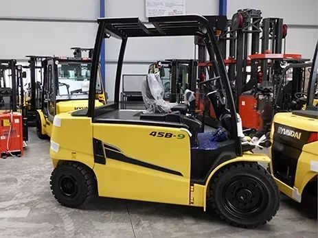 Электрический вилочный погрузчик 4,5&nbsp;тонны Hyundai&nbsp;45B-9 (фото)