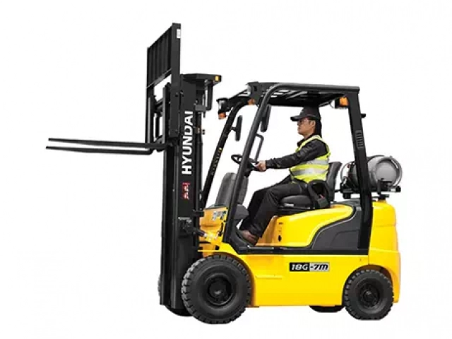 Газ-бензиновый вилочный погрузчик 1,8&nbsp;тонны Hyundai&nbsp;18G-7M (фото)