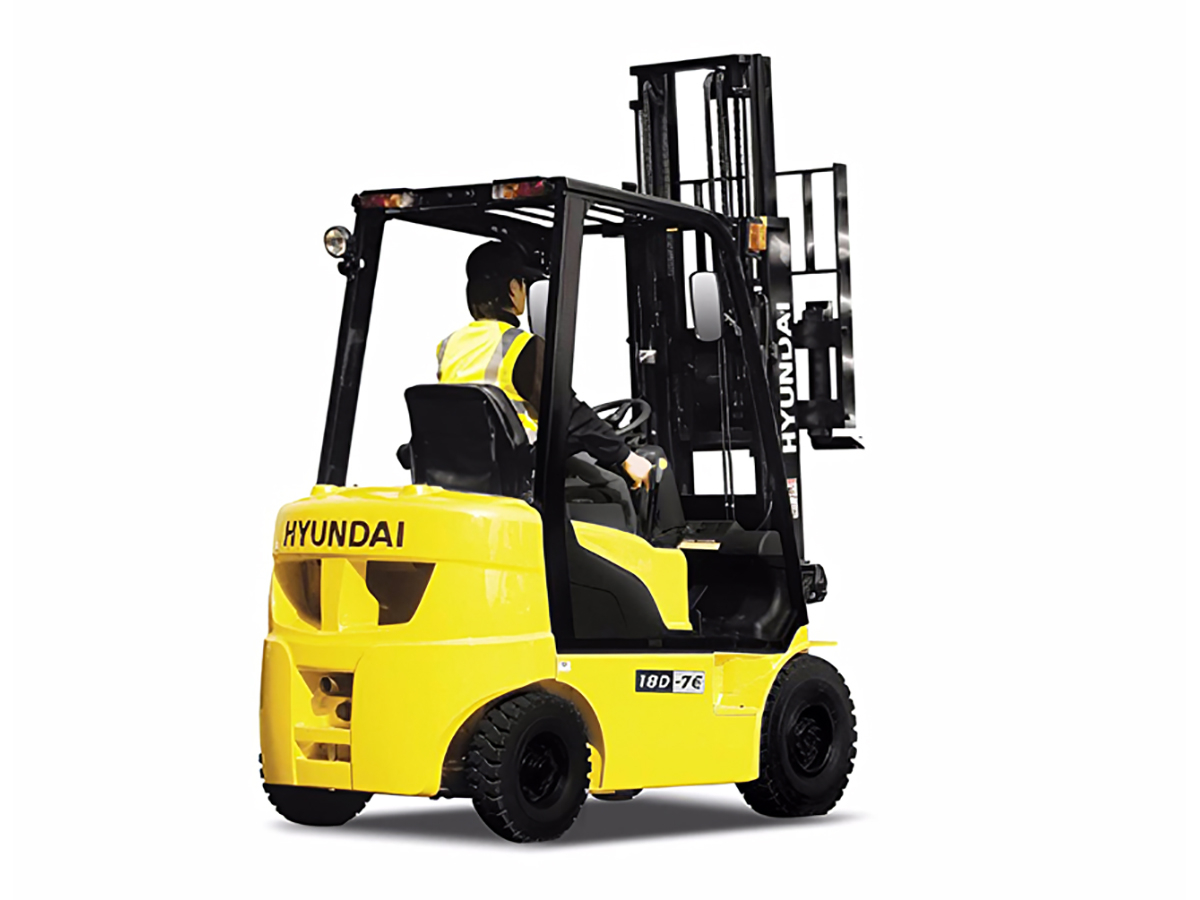 Фото №2: Дизельный вилочный погрузчик Hyundai 18D-7E