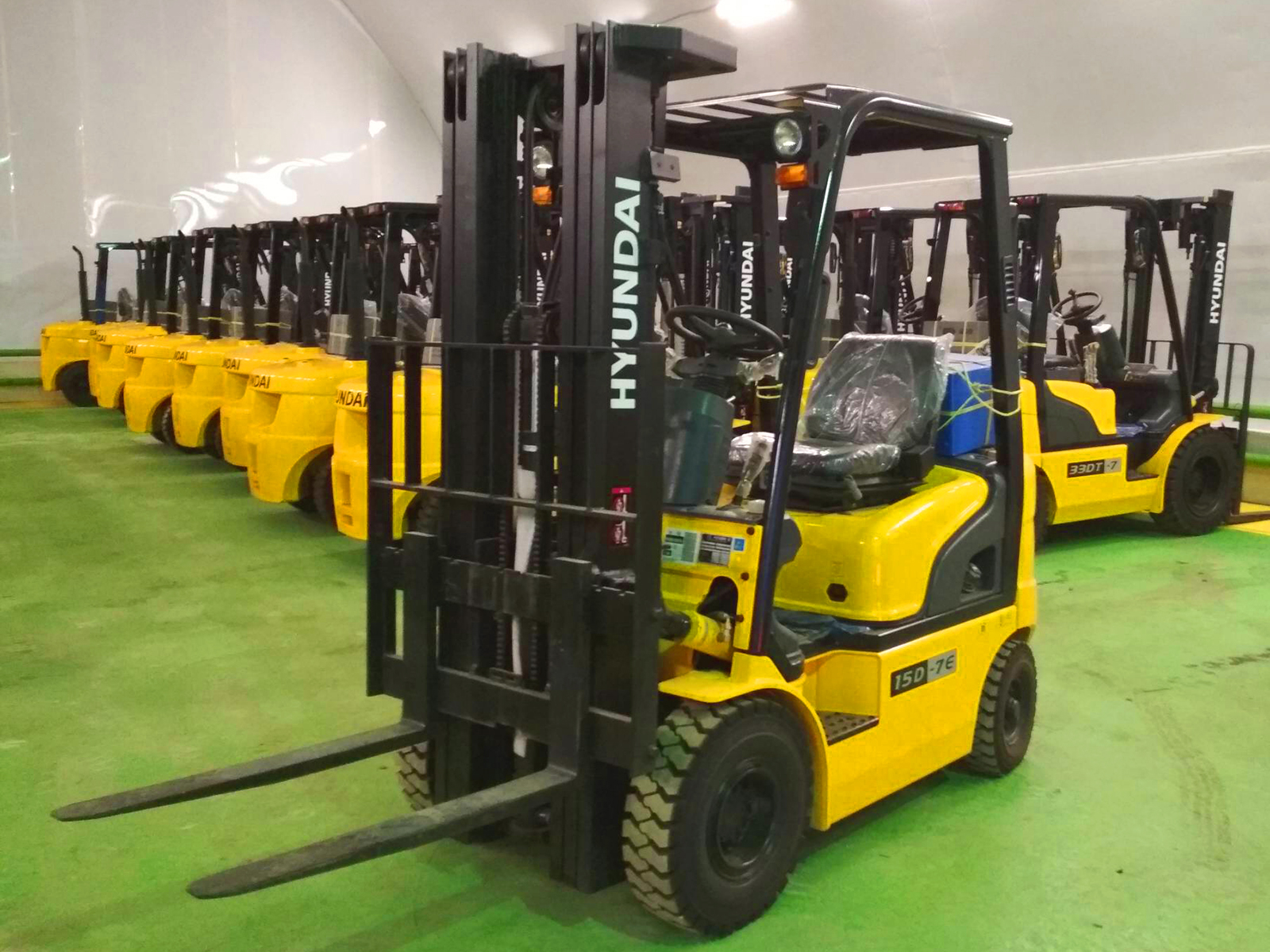 Фото №2: Дизельный вилочный погрузчик Hyundai 15D-7E