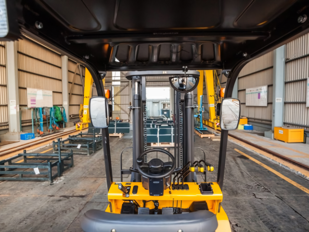 Фото №11: Дизельный вилочный погрузчик Hyundai 20D-7SA г/п 2 тонны