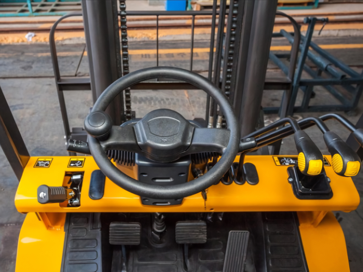 Фото №7: Дизельный вилочный погрузчик Hyundai 20D-7SA г/п 2 тонны