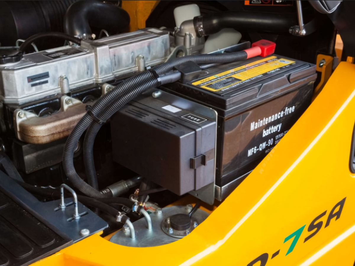 Фото №4: Дизельный вилочный погрузчик Hyundai 20D-7SA г/п 2 тонны