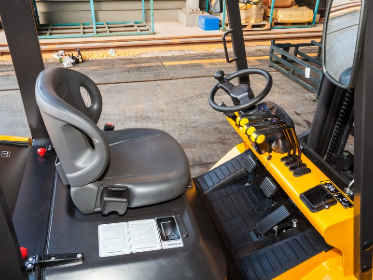 Фото №8: Дизельный вилочный погрузчик Hyundai 25D-7SA г/п 2,5 тонны