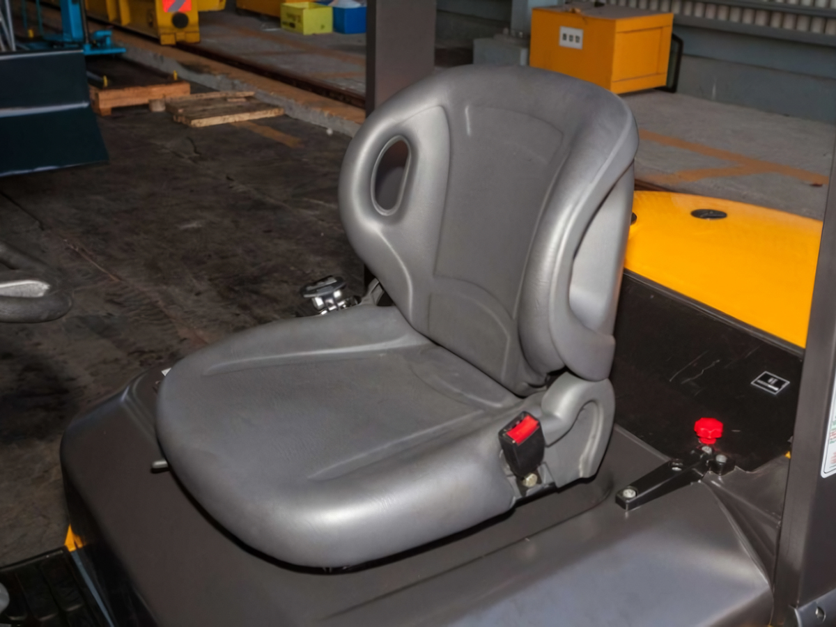 Фото №7: Дизельный вилочный погрузчик Hyundai 25D-7SA г/п 2,5 тонны