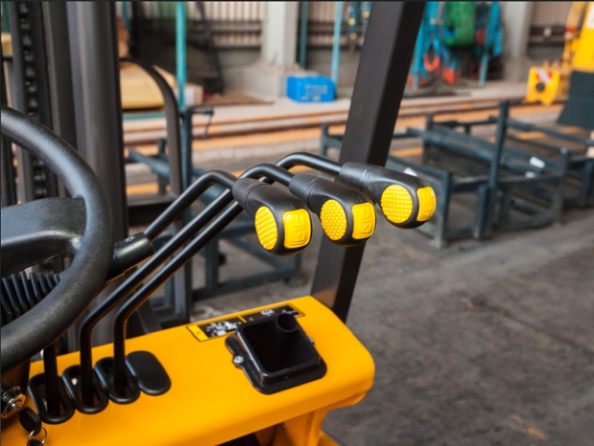 Фото №5: Дизельный вилочный погрузчик Hyundai 25D-7SA г/п 2,5 тонны