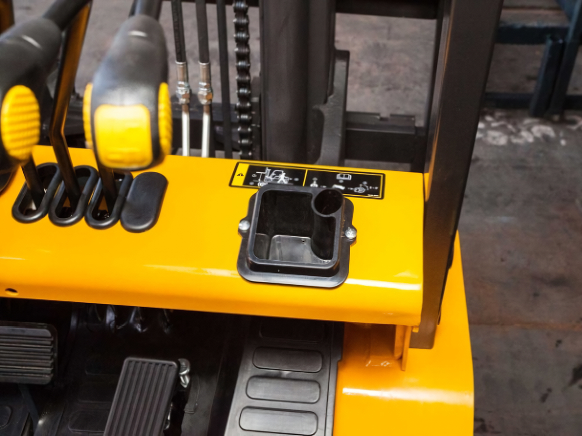 Фото №4: Дизельный вилочный погрузчик Hyundai 25D-7SA г/п 2,5 тонны