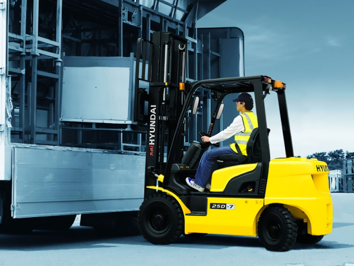 Фото №2: Дизельный вилочный погрузчик Hyundai 25DT-7 г/п 2,5 тонны
