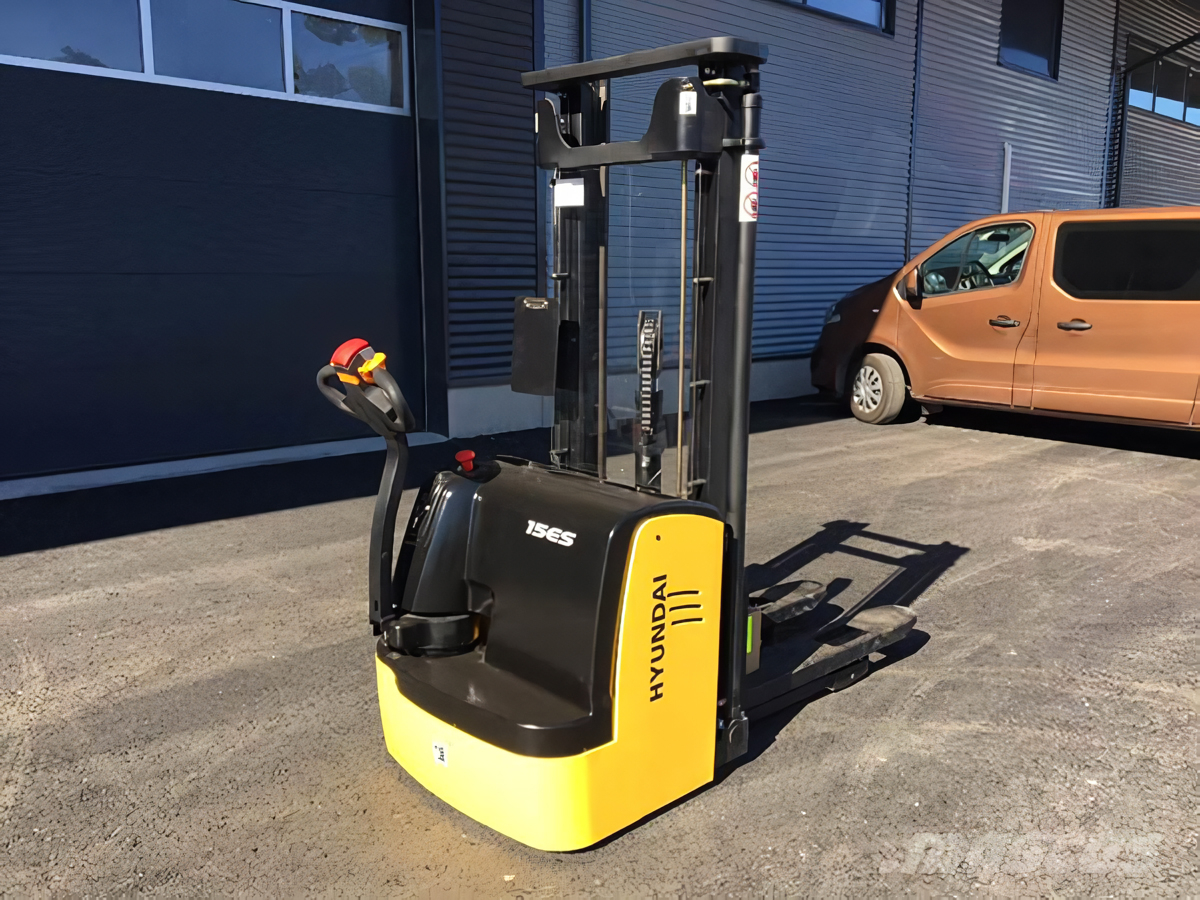 Фото №2: Электроштабелер Hyundai 15ES