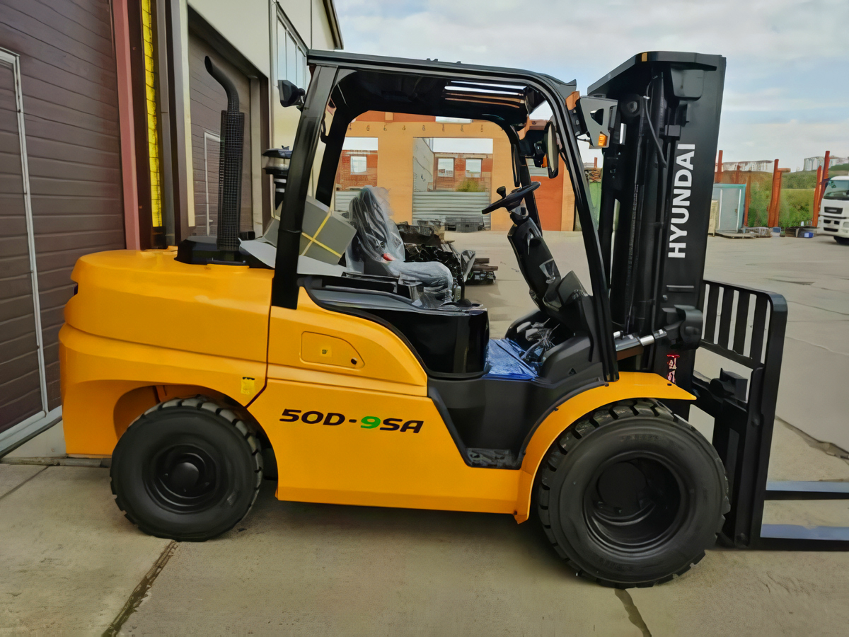 Фото №2: Дизельный вилочный погрузчик Hyundai 50D-9SA г/п 5 тонн