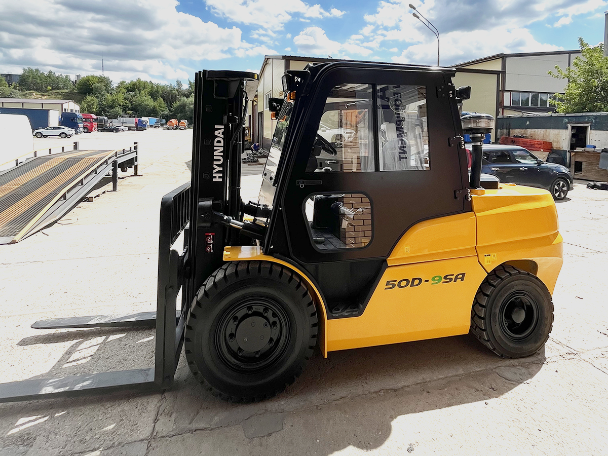 Фото №4: Дизельный вилочный погрузчик Hyundai 50D-9SA г/п 5 тонн