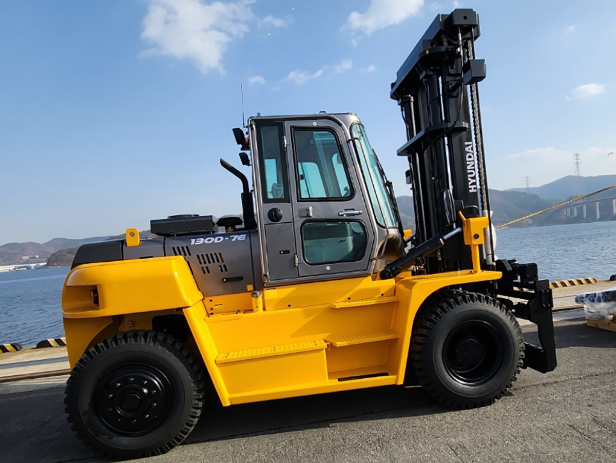 Фото №3: Дизельный вилочный погрузчик Hyundai 130D-7E г/п 13 тонн