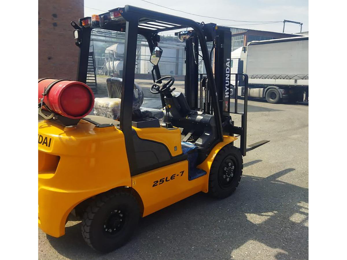 Фото №2: Газ-бензиновый вилочный погрузчик Hyundai 25LE-7 г/п 2,5 тонны