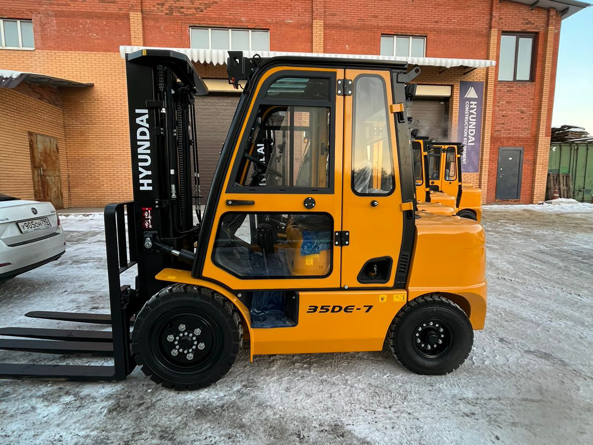 Фото №4: Дизельный вилочный погрузчик Hyundai 35DE-7