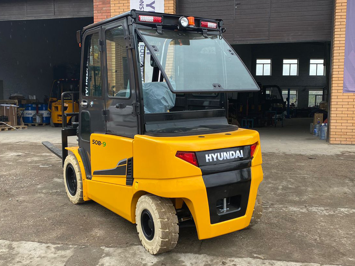 Фото №5: Вилочный электропогрузчик Hyundai 50B-9 г/п 5 тонн