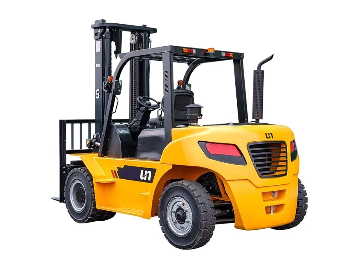 Фото №4: Дизельный вилочный погрузчик UN FD70T-N г/п 7 тонн
