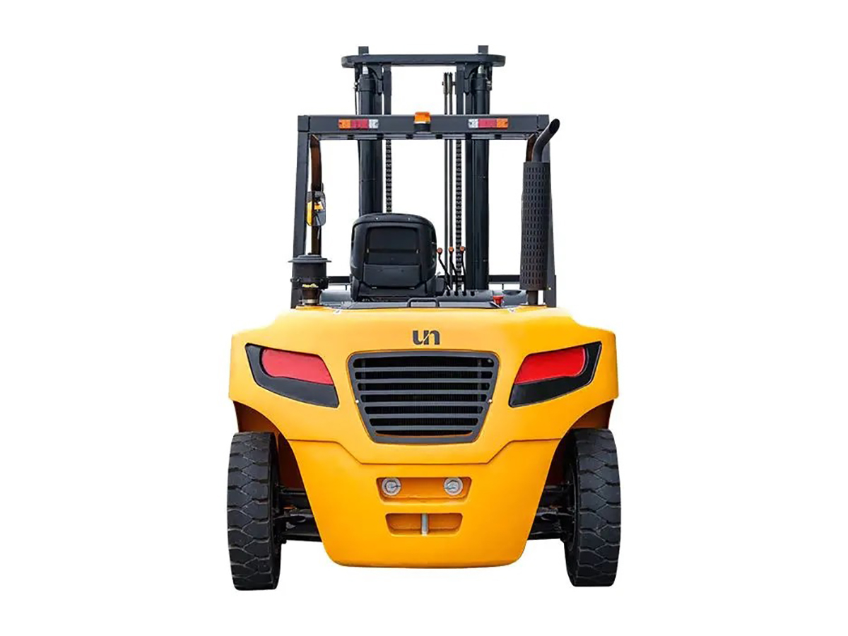 Фото №6: Дизельный вилочный погрузчик UN FD70T-N г/п 7 тонн