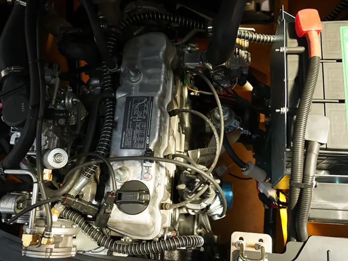 Фото №4: Газ-бензиновый вилочный погрузчик UN FGL30T-N г/п 3 тонны