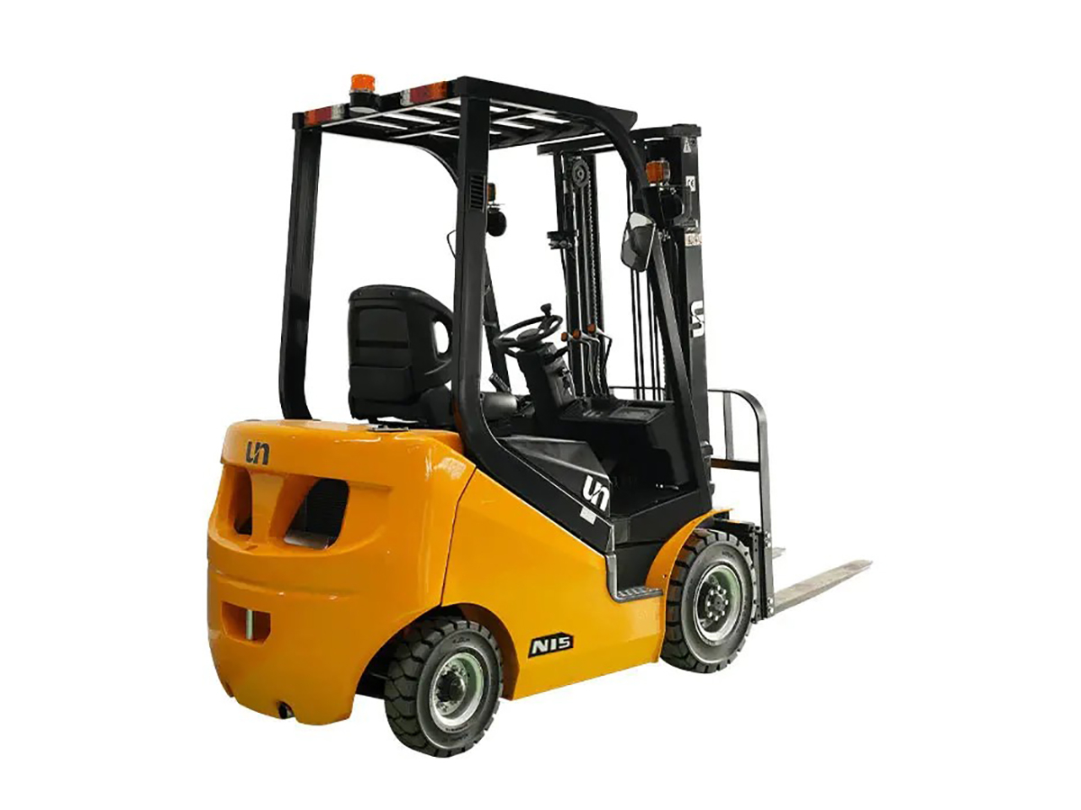 Фото №2: Дизельный вилочный погрузчик UN FD15T-N г/п 1,5 тонны