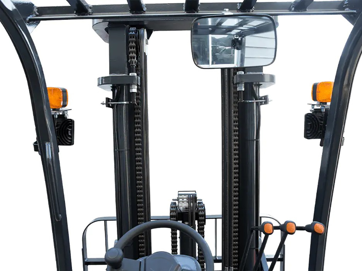 Фото №8: Дизельный вилочный погрузчик UN FD25T-C г/п 2,5 тонны