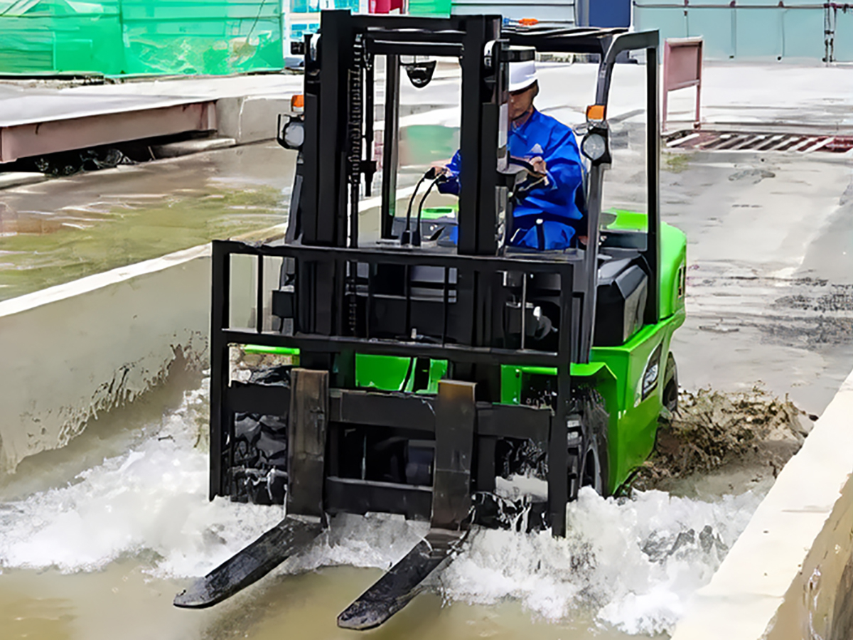 Фото №8: Электрический вилочный погрузчик UN FB100-YNLZ9 г/п 10 тонн