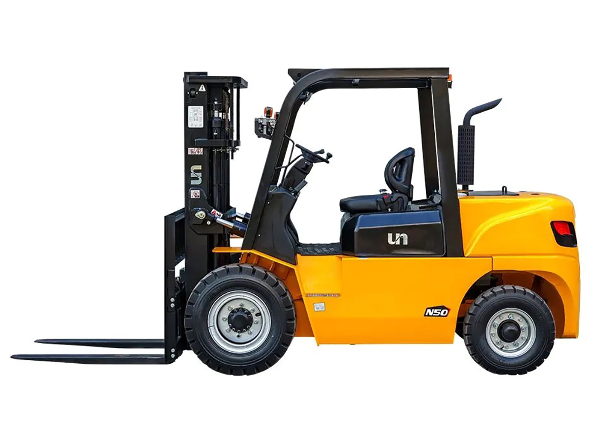 Фото №3: Дизельный вилочный погрузчик UN FD50T-XNJM2 г/п 5 тонн