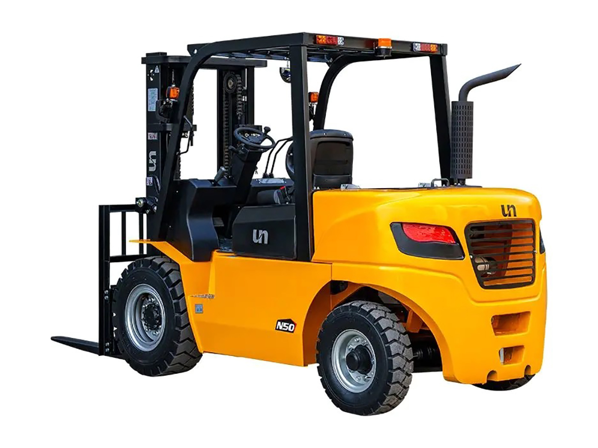 Фото №5: Дизельный вилочный погрузчик UN FD50T-XNJM2 г/п 5 тонн