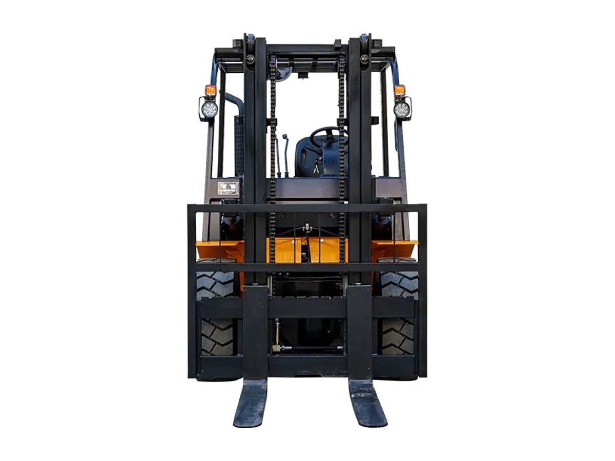 Фото №11: Дизельный вилочный погрузчик UN FD50T-XNJM2 г/п 5 тонн