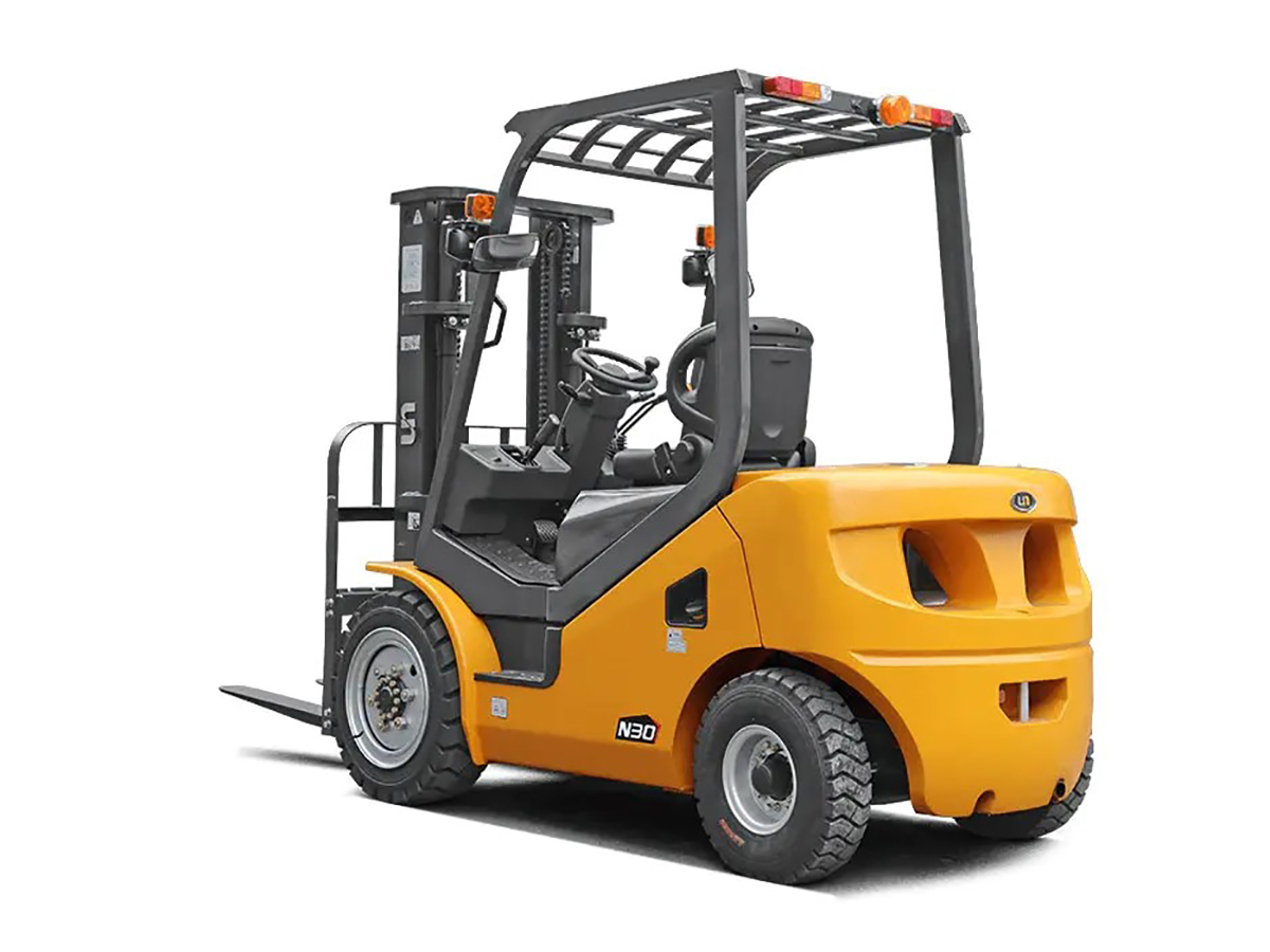 Фото №2: Дизельный вилочный погрузчик UN FD30T-NGA3 г/п 3 тонны