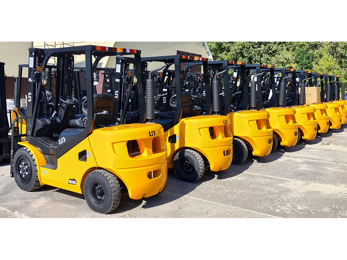 Фото №6: Дизельный вилочный погрузчик UN FD30T-NGA3 г/п 3 тонны